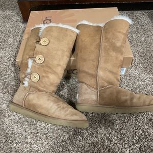 Ugg Bailey triplet button boots